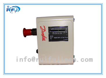 ซื้อ KP1 Series Refrigeration Compressor Parts Low pressure control , 8-32 bar range online manufacture