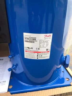 นักแสดง SM100S4VC คอมเพรสเซอร์เครื่องทำความเย็นแบบเลื่อน R22 3 เฟส 8HP สำหรับห้องเย็น